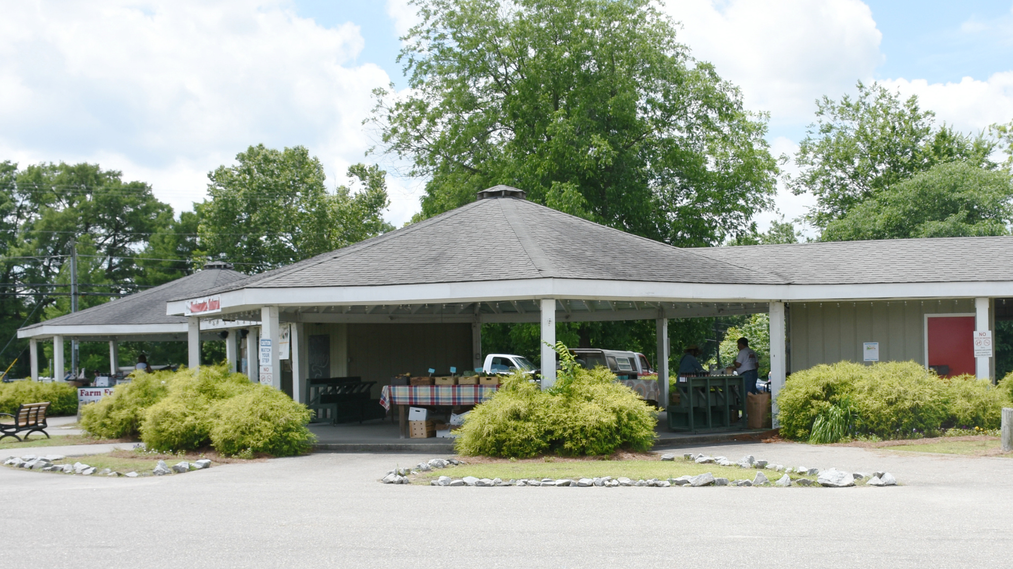 Lenoir County Farmers Market exterior